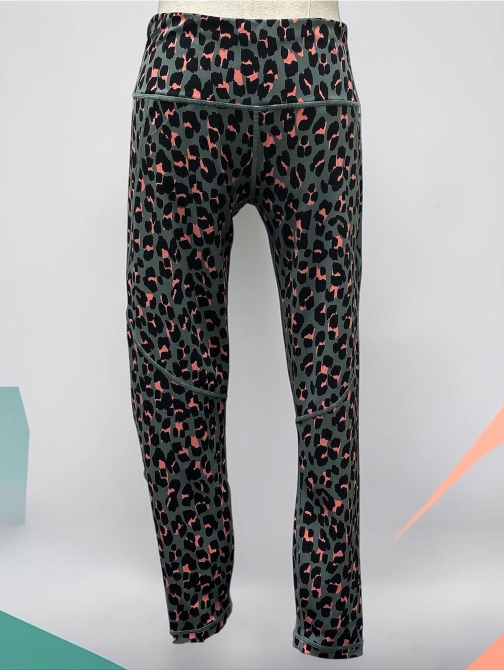 *NWOT* Sweaty Betty Black and Pink Leopard Print Leggings